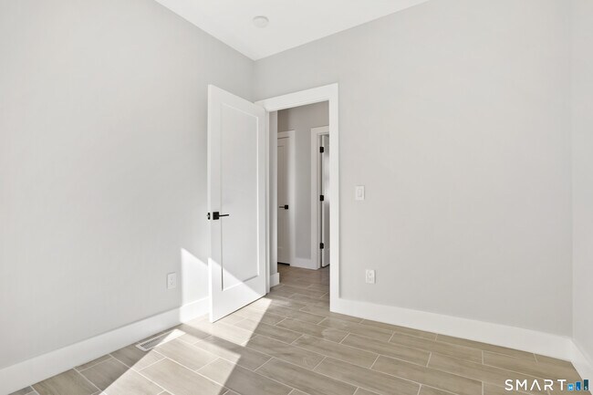 Building Photo - 173 Wellsville Ave