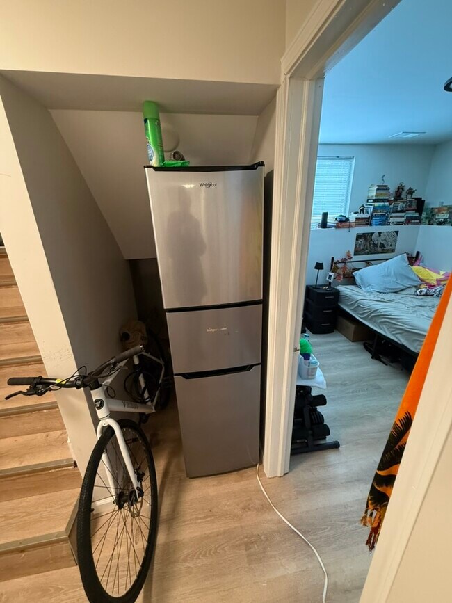 Building Photo - 1250 Lilac Ave