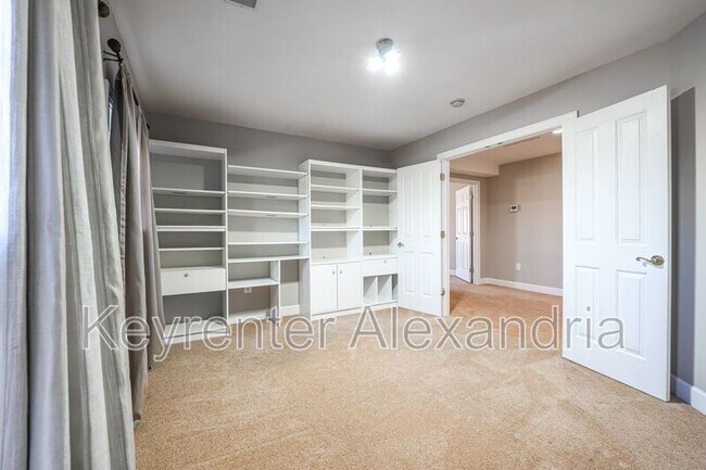 Building Photo - 13568 Heritage Farms Dr