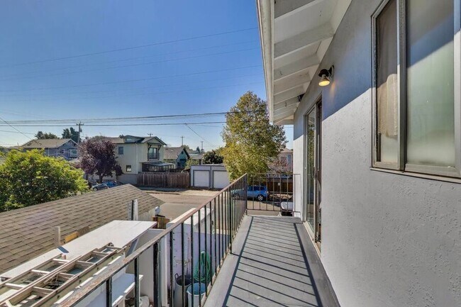 Building Photo - 2339 Eighth St