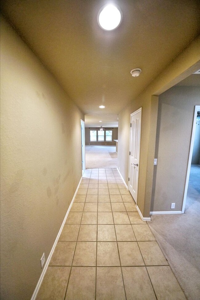 Building Photo - Charming 3-Bedroom Home in Schertz - Great...
