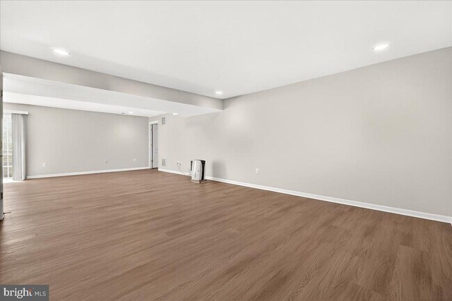 Building Photo - 9938 Timberknoll Ln