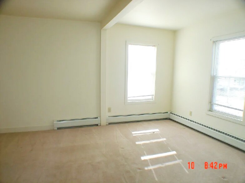 Building Photo - 47 Plunkett St