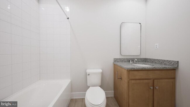 Building Photo - 135 Heyford Dr