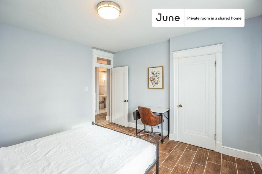 Building Photo - Room in Shared 7 bed/6 bath home in Dupont Park