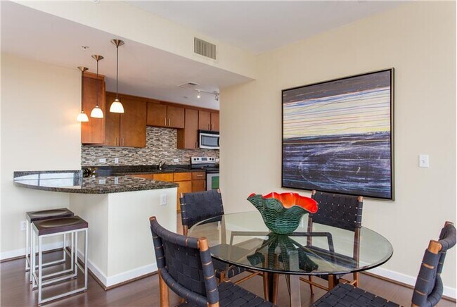 Building Photo - 799 W 5th St