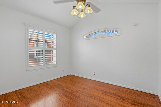 Building Photo - 12119 Tower Hill Dr