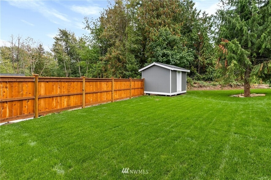 Building Photo - 1102 Yew St