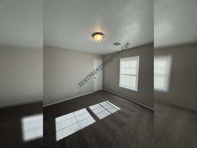 Building Photo - 1712 Haven Dr