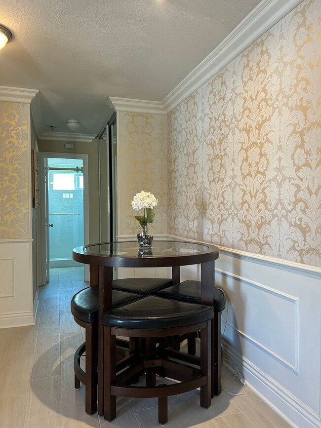 Building Photo - Fully Furnished Coastal Condo