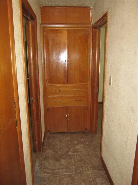 Building Photo - 212 S Mercedes Dr