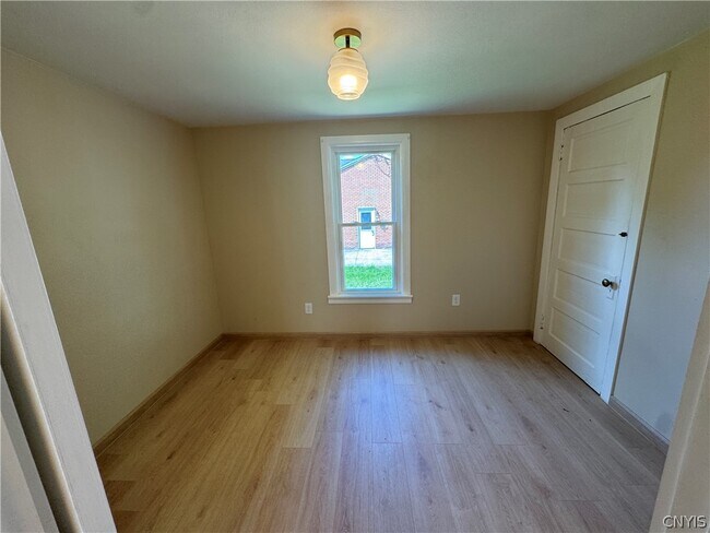 Building Photo - 423 Wendell Terrace