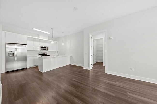 Building Photo - 121 34th St