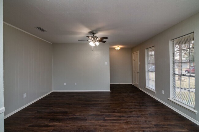 Building Photo - Nicely Updated Four Bedroom Home!