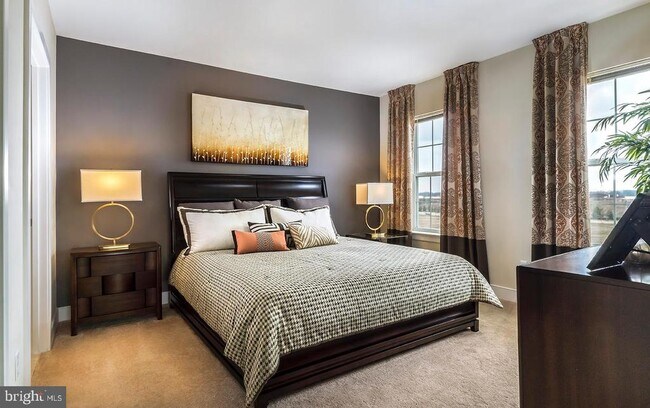 Building Photo - 2502 Churchill Downs Way