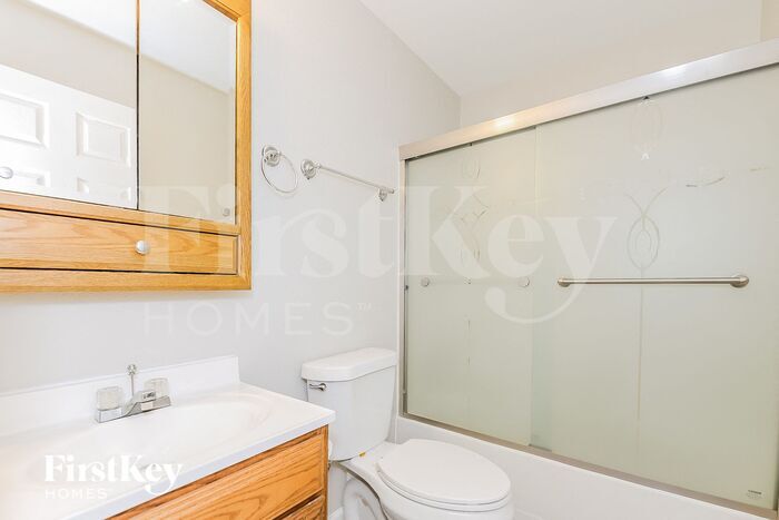Building Photo - 12035 Quality Ln