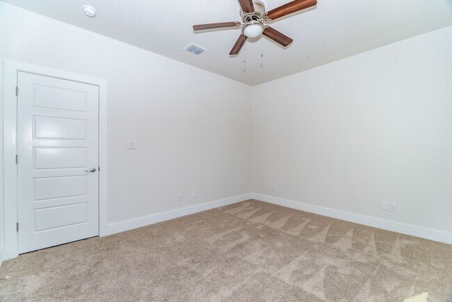 Building Photo - BEAUTIFUL PALLATIUM VILLAS 2-BEDROOM