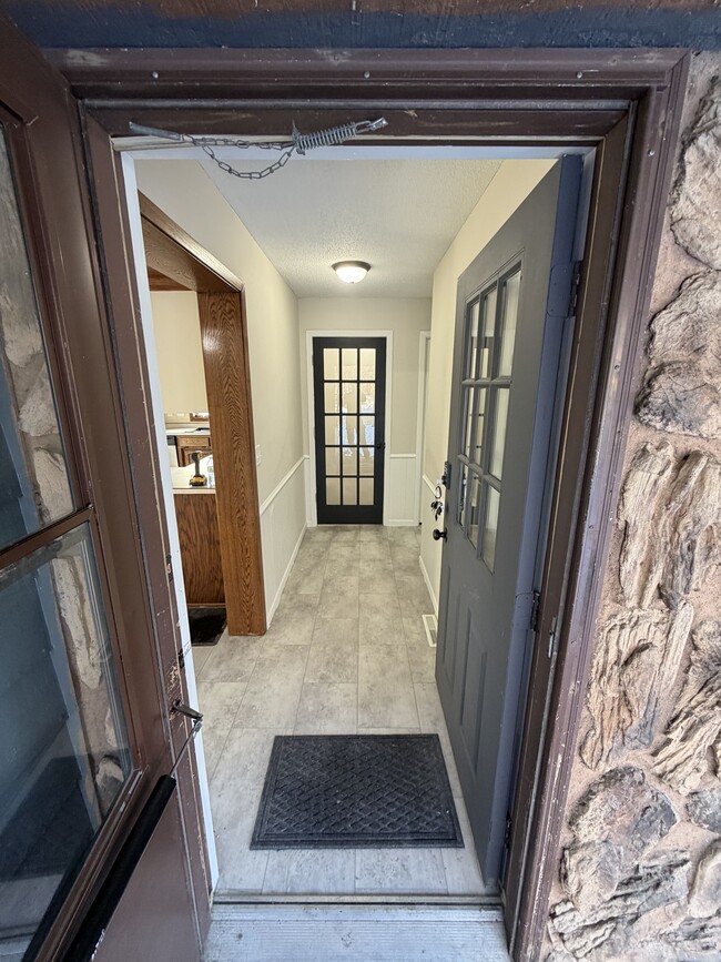 Building Photo - 7431 Lake Dr