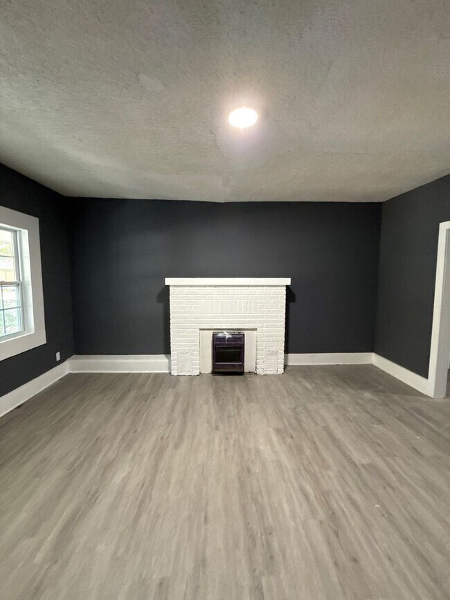 Building Photo - Fully Renovated Home in Binghampton – Section 8 Welcome!