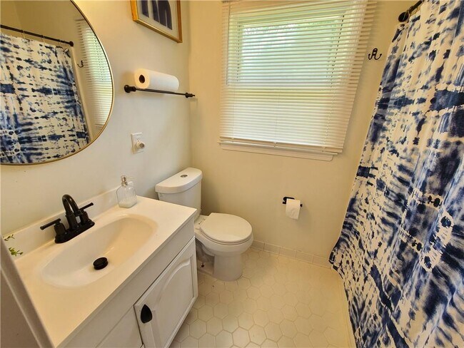 Building Photo - 4345 Clare Ln