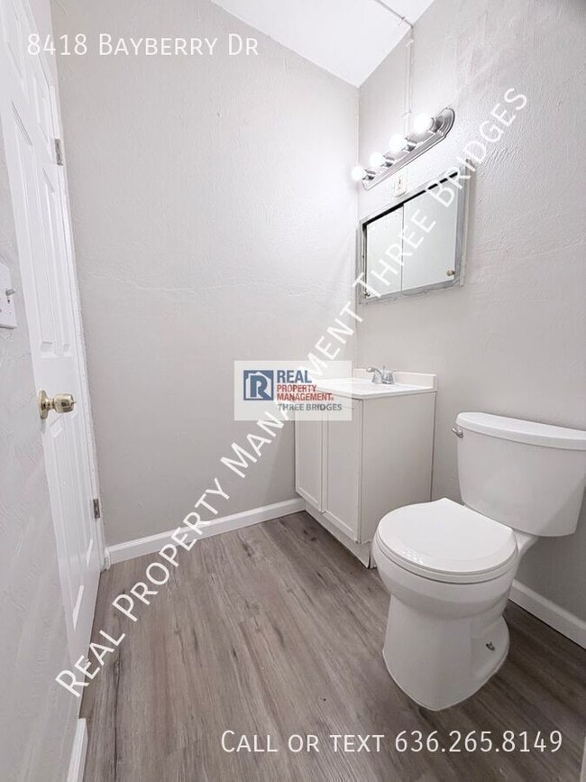 Building Photo - 8418 Bayberry Dr