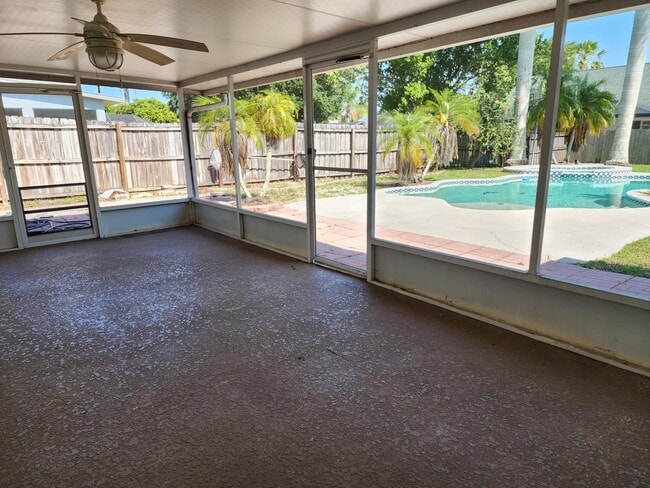 Building Photo - 2153 Royal Poinciana Blvd