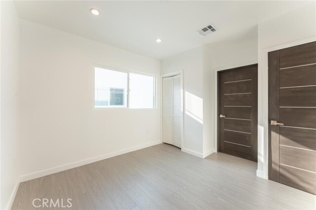 Building Photo - 6845 Haskell Ave