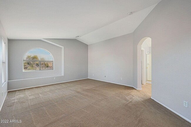 Building Photo - Gorgeous 5 Bedroom home with 3 Bathrooms and 3 car garage in Tolleson