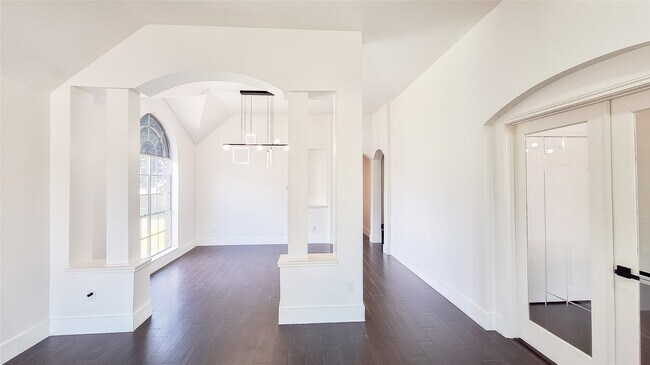 Building Photo - 17122 Canterbury Green Ct