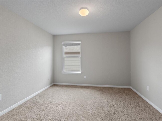 Building Photo - 117 Stellamar Dr