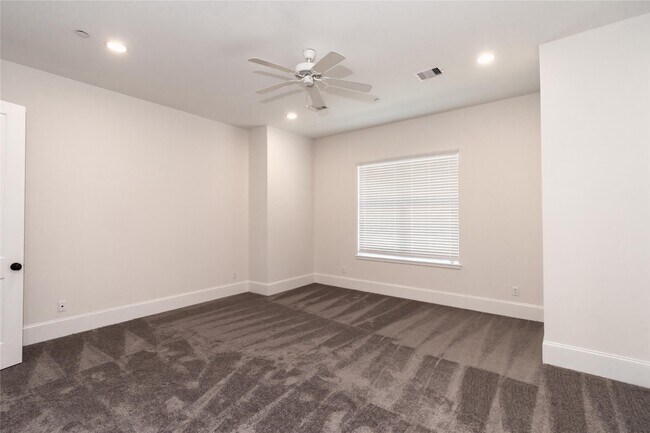 Building Photo - 3821 N Braeswood Blvd