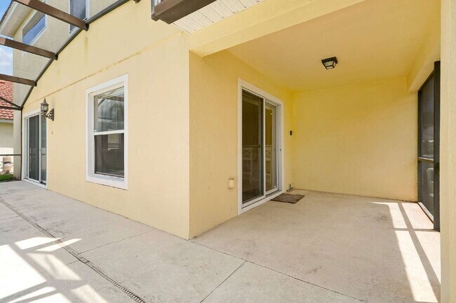 Building Photo - "Furnished 4-Bedroom Pool Home – Comfort and Style in Davenport"