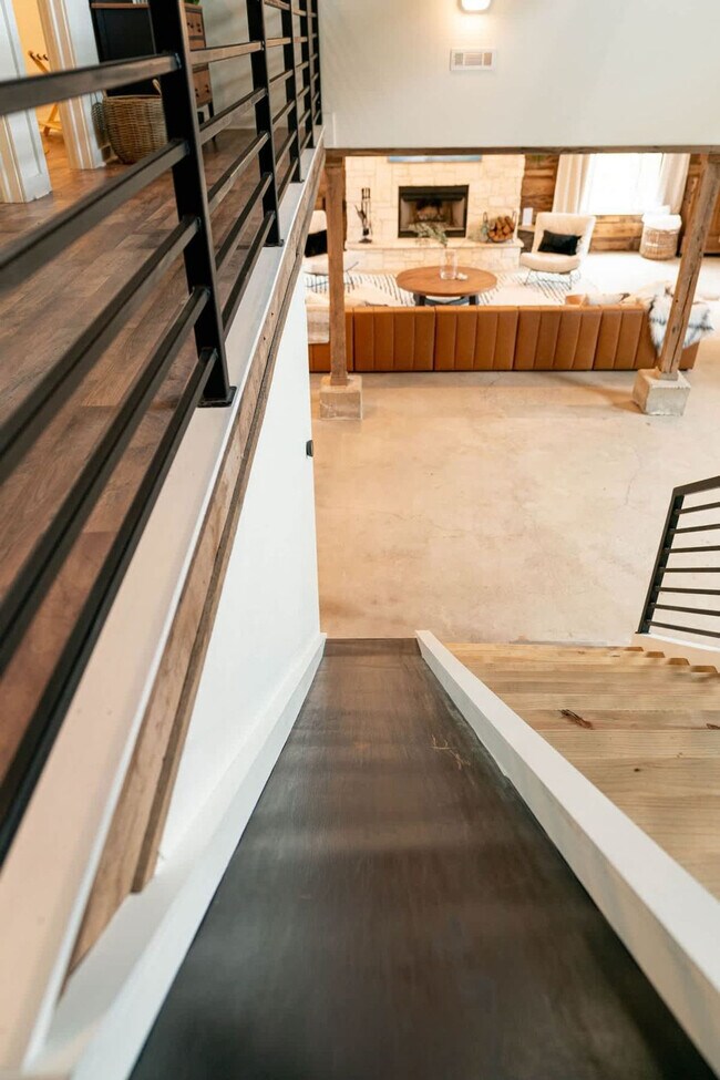 Building Photo - 8442 E McNelly Rd