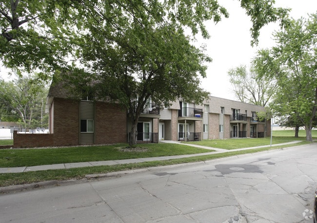 Cherry Tree Apartments Omaha, NE Apartment Finder