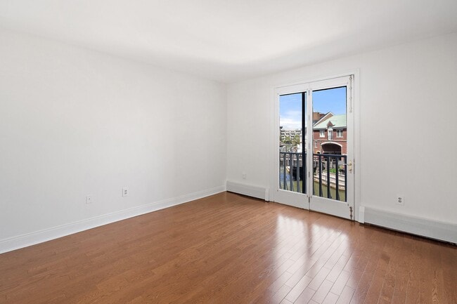 Building Photo - 110 Shearwater Ct E