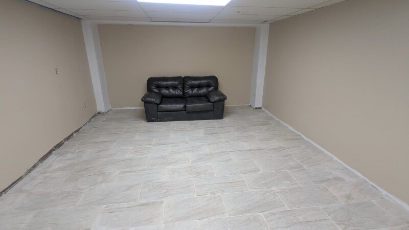 Building Photo - 5010 Lakemont Dr