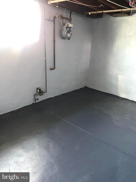 Building Photo - 4613 Hartel Ave