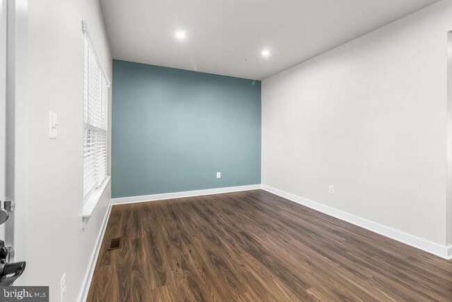 Building Photo - 2305 Wadlow Ln