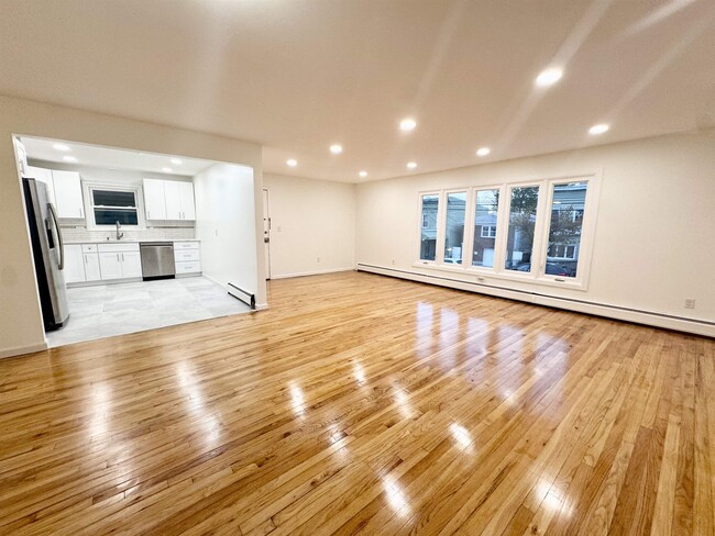 Primary Photo - 1455 43rd St