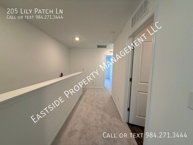 Building Photo - 205 Lily Patch Ln