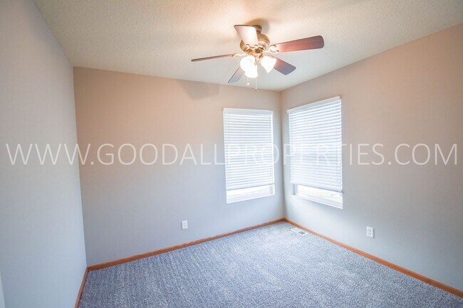 Building Photo - 3 Bedroom 2.5 Bath home