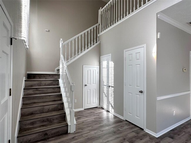 Building Photo - 1281 El Camino Village Dr