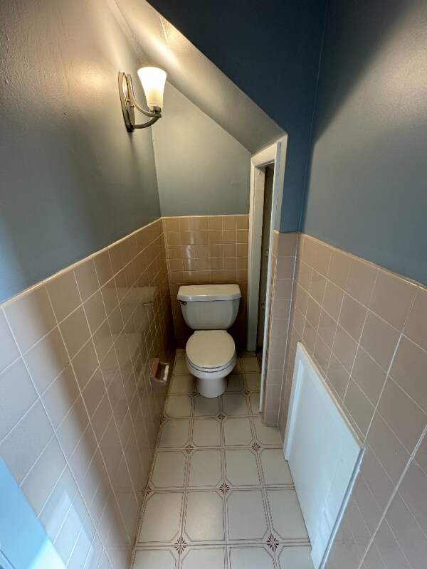 Building Photo - 141 Willow Grove Ave