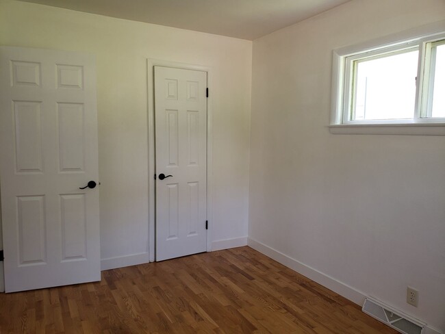 Building Photo - 3 bed 1.5 bath single family home in Wausau