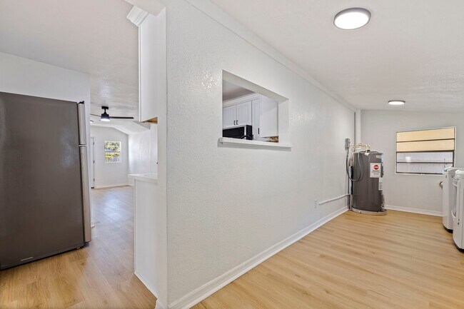 Building Photo - 2710 22nd Ave S