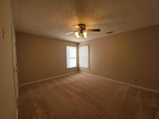 Building Photo - 8714 Tangletree Dr