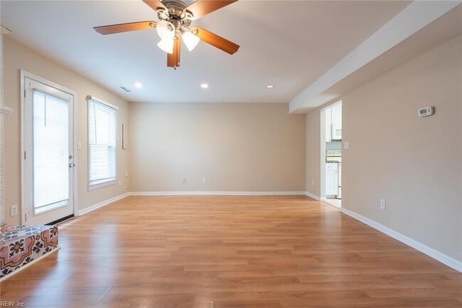 Building Photo - 420 Rennie Ct