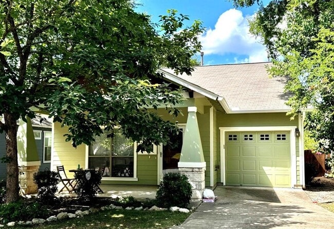 Building Photo - 2408 Amur Dr
