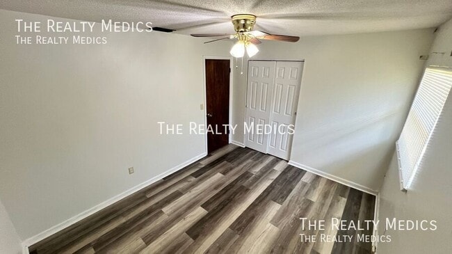 Building Photo - 526 S Thompson Ave