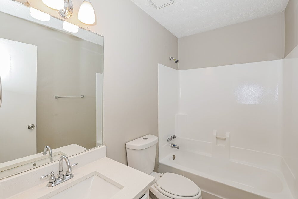 Building Photo - 6207 Radford Dr